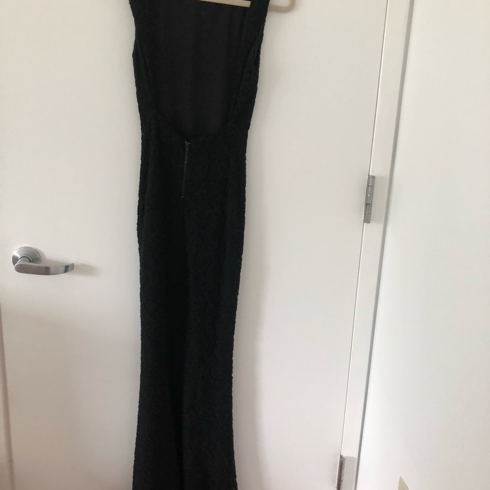 Lace Fitted Gown With An Open Back - image 4